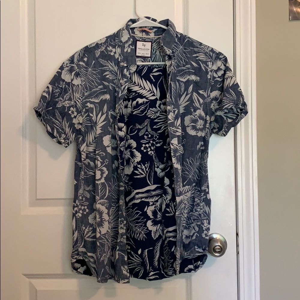 Men’s Hawaiian styled shirt